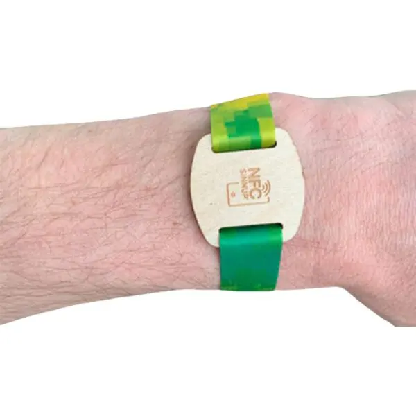 NFC Armband mit Holzbutton