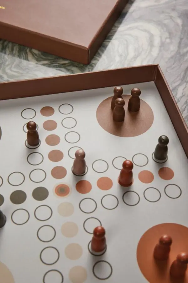 VINGA Coffee-Table Spielesammlung